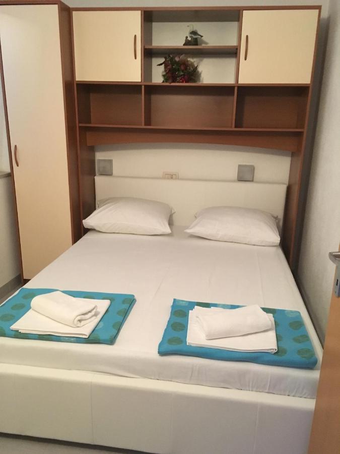 Apartments By The Sea Promajna, Makarska - 2673 מראה חיצוני תמונה