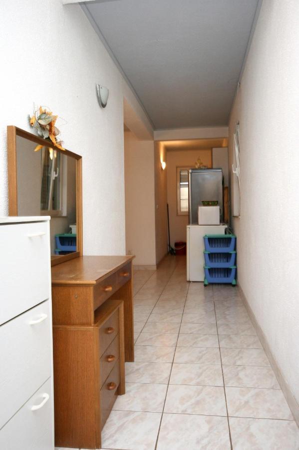 Apartments By The Sea Promajna, Makarska - 2673 מראה חיצוני תמונה